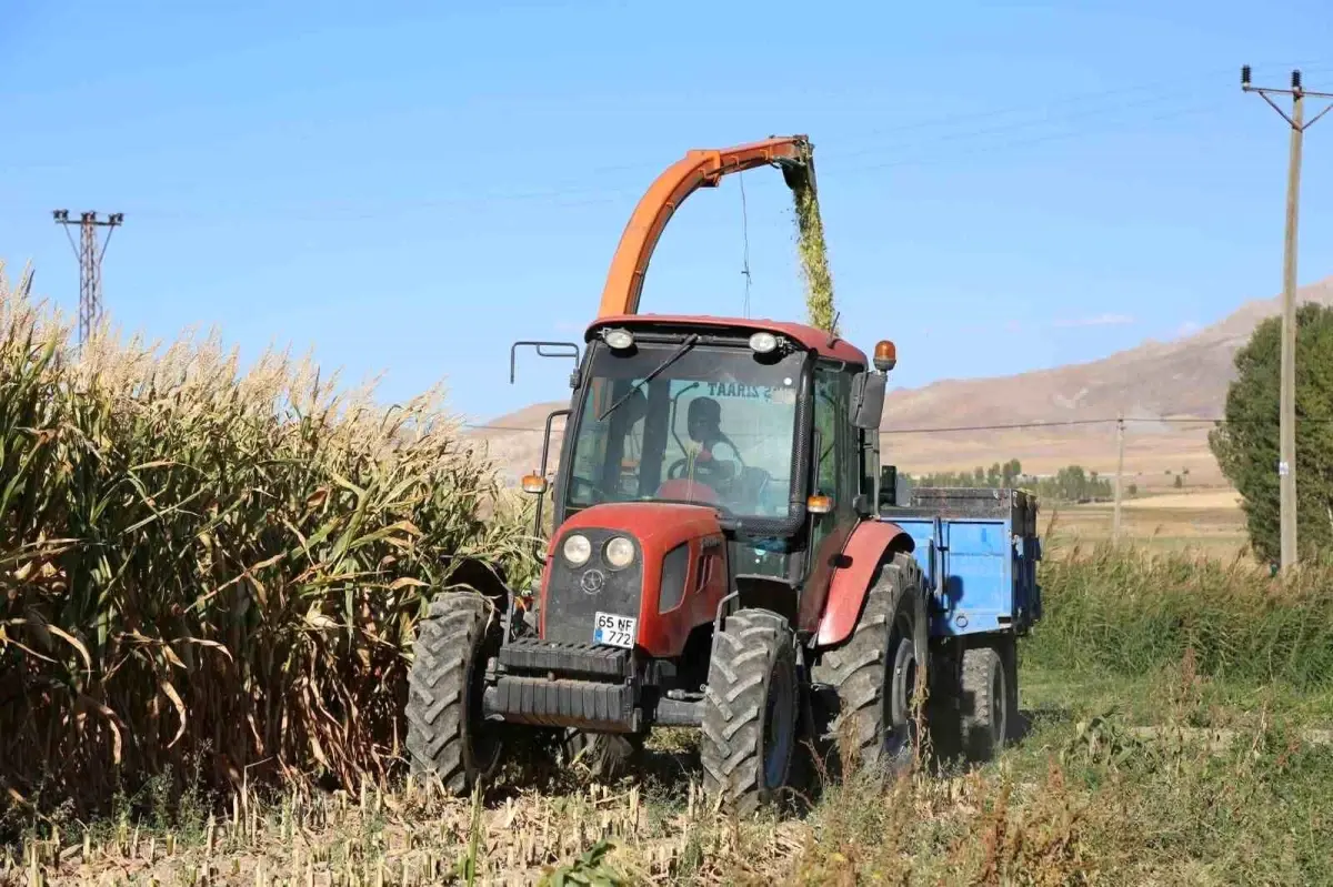 van buyuksehir belediyesinden ciftcilere tarim makinesi destegi WMn2KeLq