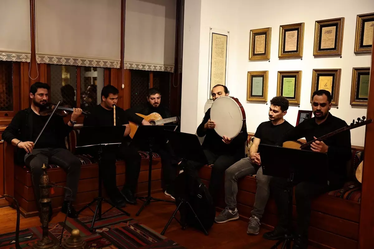 bagcilar belediyesinden muzik grubu beyefendiler UpTsanzd.jpg