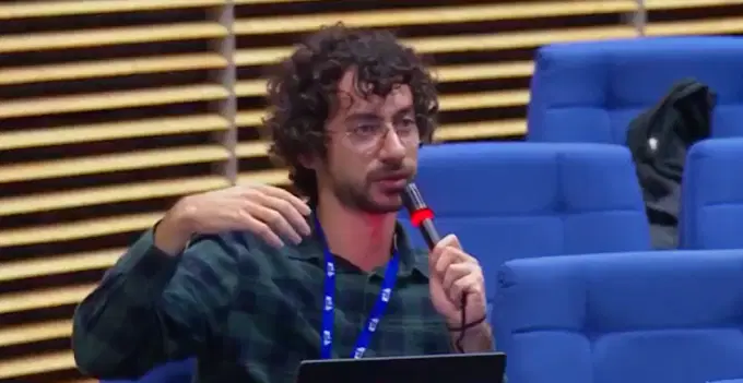 ab toplantisinda gazze sorusu soran gazeteci isinden oldu GIVWlXJL.png