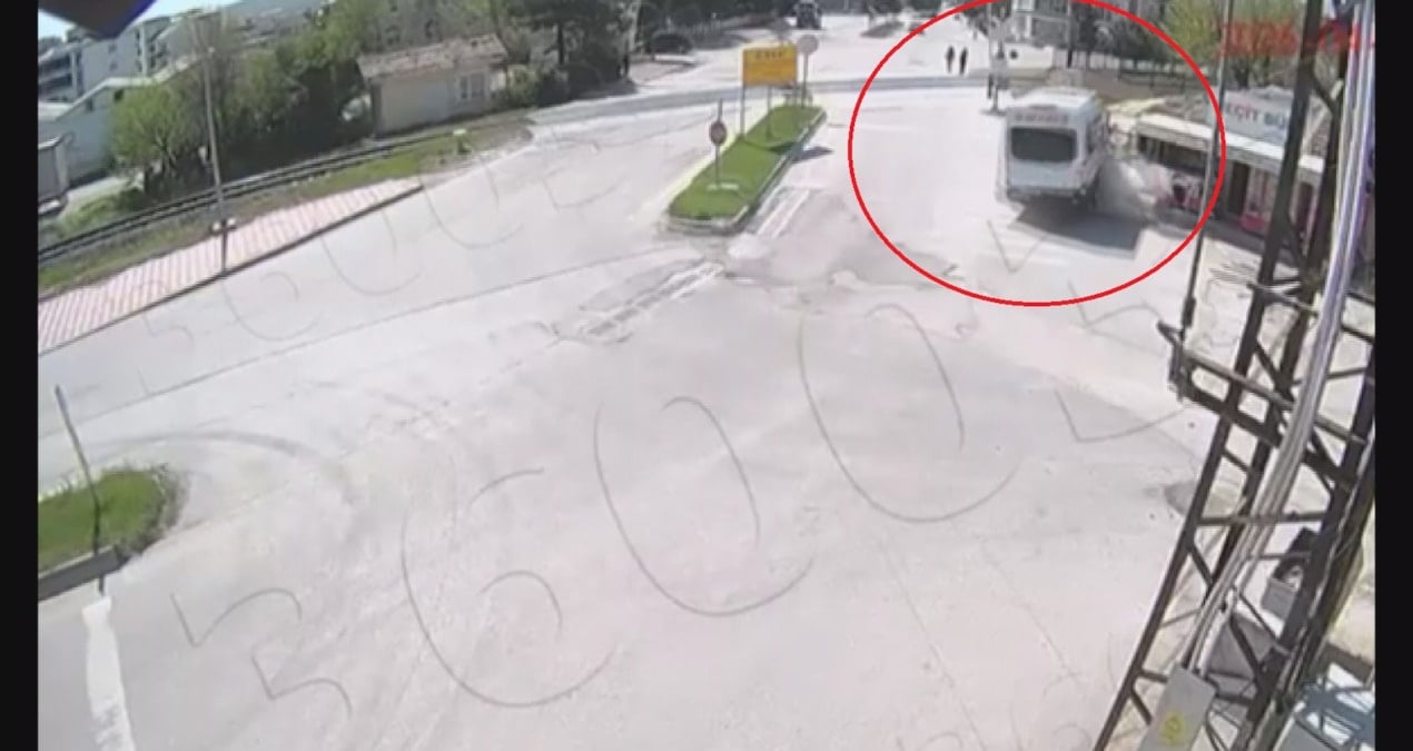 Alkollü Sürücünün Feci Kazasında İki Öğrenci Son Anda Kurtuldu